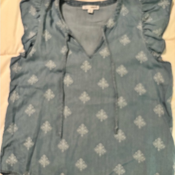 Chic Blue Patterned Blouse with Ruffle Sleeves - Picture 2 of 6